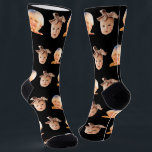 Chaussette Black Funny Personnalisé 2 Face Photo Papa<br><div class="desc">Drôle personnalisé 2 chaussettes d'équipe photo visage pour les papas. Pour utiliser une découpe du visage de votre fils ou de votre fille comme dans l'exemple, l'arrière - plan doit être transparent et le fichier format un png. Vous pouvez télécharger n'importe quelle application mobile ou informatique, ou utiliser le programme...</div>