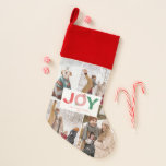 Chaussette De Noël Bold Joy Lettering Christmas Family Photo Collage<br><div class="desc">Moderne minimaliste gras Joy lettering Christmas famille photo collage bas dispose d'un design simple et moderne associé avec une police San serif audacieuse et 4 photos avec le nom de famille. Personnalisez-le avec vos propres photos et nom.</div>