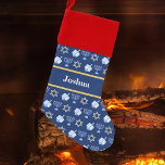 Chaussette De Noël Cute Hanoukka Motif Kids Personnalisé<br><div class="desc">Belle Hanoukka stockant en bleu joli avec un motif cool de la star du judaïsme,  rêvé pour les jeux de Chanukah amusants,  et la menorah juive pour les vacances.</div>