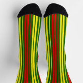 Chaussette Dessin à rayures verticales vert jaune rouge (Haut)