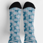 Chaussette Fleurs de camomille blanches sur fond bleu rayé (Haut)