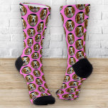 Chaussette Funny Custom Pet Photo Grid Motif Humour rose<br><div class="desc">Présentant un accessoire hilarant et charmant qui est appelé à apporter un sourire à votre visage — les Funny Custom Pet Photo Circular Motif Crew Socks. Ces chaussettes délicieuses combinent votre amour pour les animaux de compagnie avec un design ludique et attrayant, créant une marque de mode unique et personnalisée....</div>