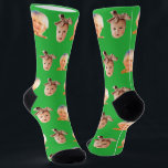 Chaussette Green Funny Custom 2 Face Photo Papa<br><div class="desc">Drôle chaussettes d'équipe photo vert 2 visage personnalisées pour les papas. Pour utiliser une découpe du visage de votre fils ou de votre fille comme dans l'exemple, l'arrière - plan doit être transparent et le fichier format un png. Vous pouvez télécharger n'importe quelle application mobile ou informatique, ou utiliser le...</div>