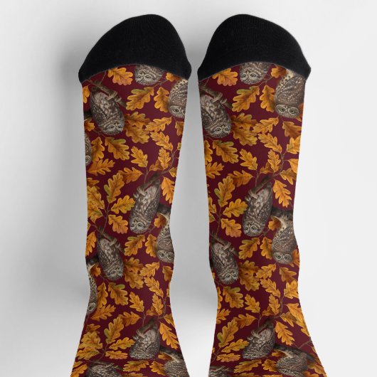 Chaussette Hiboux d'automne sur fond rouge foncé (Haut)