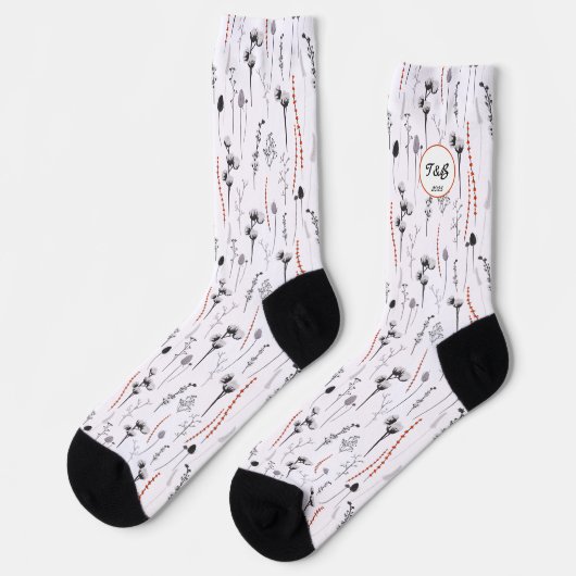 Chaussette Initiales sur Fleurs Noires et Blanches (Gauche)