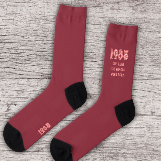 Chaussette L'année de naissance des héros (rouge sur marron)