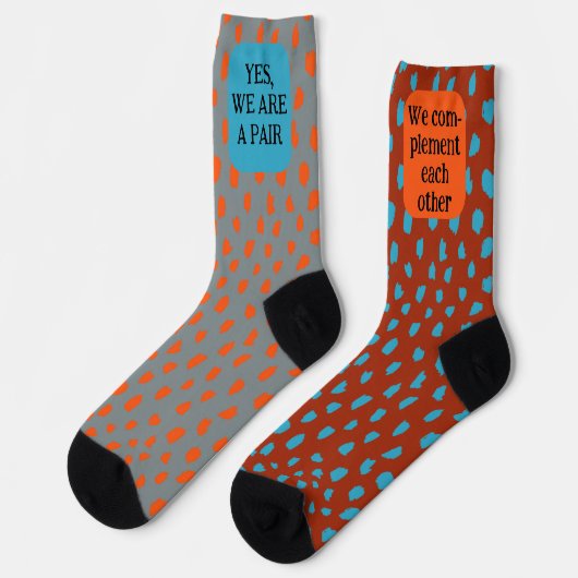 Chaussette Paire amusante de couleur complémentaire (Gauche)