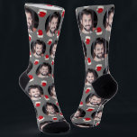 Chaussette Photo Boyfriend For Girlfriend Grey Christmas<br><div class="desc">Cette photo amusante et festive de petit ami pour petite amie (ou l'inverse) gris chaussettes de Noël de vacances avec votre propre photo avec chapeaux de Père Noël rouge et blanc, et sont sûr d'apporter un sourire à votre petite amie (ou votre femme)! Elle pensera à vous chaque fois qu'elle...</div>