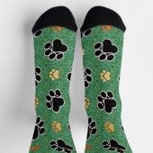 Chaussette Tan et empreinte de patte noir sur herbe verte (Haut)