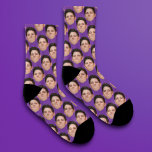 Chaussettes photo personnalisées Funny - Violet<br><div class="desc">Faites des chaussettes amusantes recouvertes de votre visage ou d'un ami avec ce modèle facile à utiliser. téléchargez simplement un découpage du visage ou de l'objet que vous utilisez pour l'utiliser avec un arrière - plan transparent, et voilà ! assurez-vous de rogner l'image aussi serré que possible sur le visage/l'objet....</div>