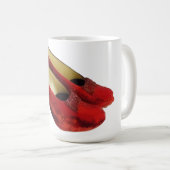 Chaussons Rouges Ruby Chaussures Mug Café Méchant! (Devant droit)