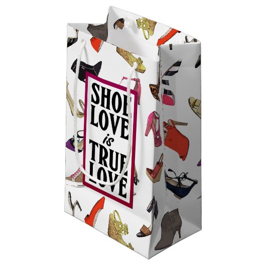 Chaussure Love est Véritable Amour sac cadeau (Devant Angle)