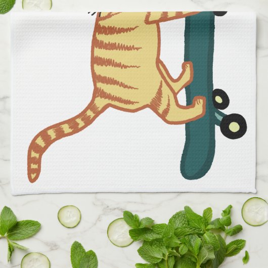 Check Meowt Punny Skateboarding Tabby Cat Theedoek (Gevouwen)
