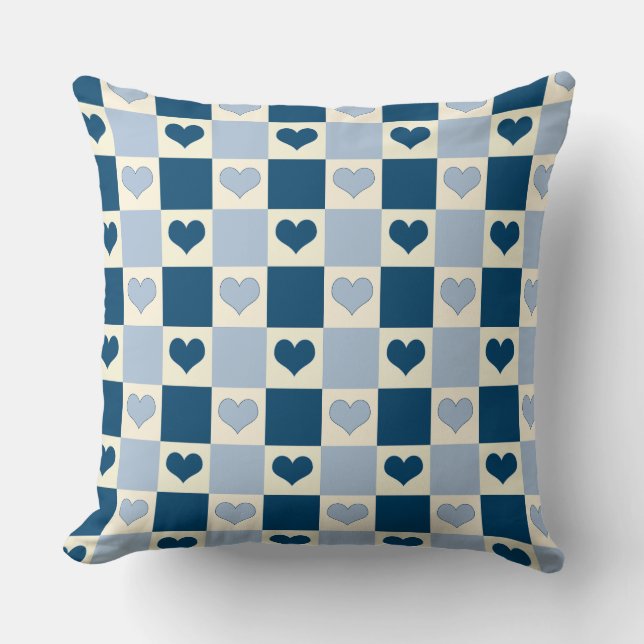 Checkerboard Hearts in Dark Blue, Light Blue, and  Kussen (Voorkant)