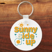 Cheerful "Sunny Side Up" with Egg and Sun Sleutelhanger (Voorkant)