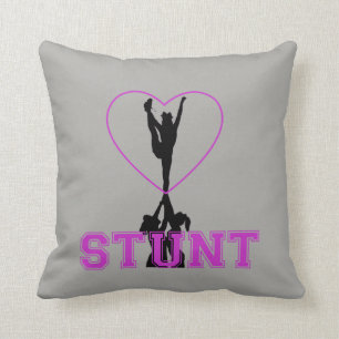 Cheerleader Stunt gooit kussen