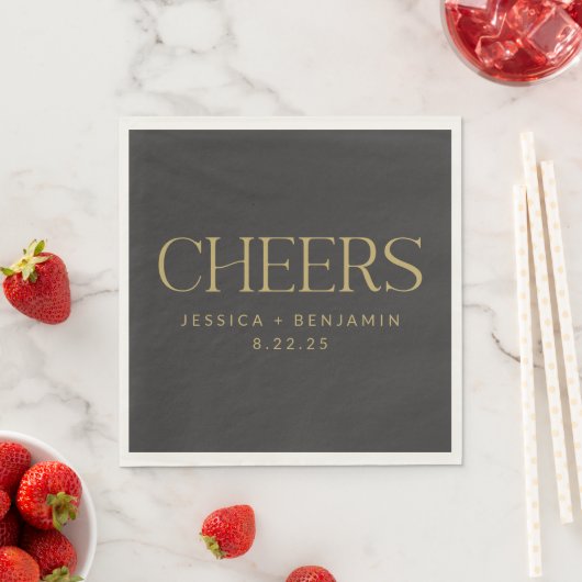Cheers Elegant Black met Gold Typography Wedding Servet (Insitu)