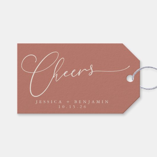 Cheers Minimalist Terracotta Script Custom Wedding Cadeaulabel (Voorkant (Horizontaal))