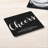 'Cheers' Modern Script Black Wedding Vierkante Kartonnen Onderzetter (Schuin)