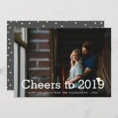 Cheers naar 2019 White Script Holiday Foto Feestdagenkaart (Voorkant / Achterkant)