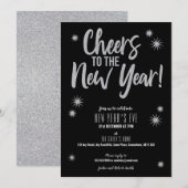 Cheers Silver op Black New Year's Eve-uitnodiging Kaart (Voorkant / Achterkant)