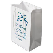 Cheers twenty blue birthday bow name date boho ret medium cadeauzakje (Achterkant Gekanteld)