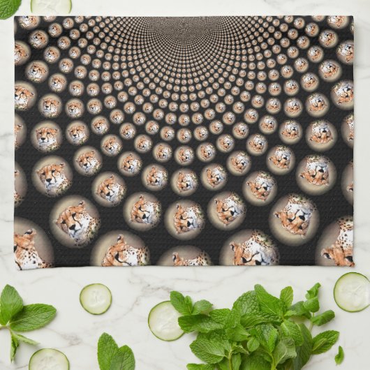 Cheetah Spin Spectacle – Feline Frenzy: Kleurrijk Theedoek (Gevouwen)