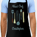 Chef chef tablier personnalisé<br><div class="desc">Fun Head Chef Design avec des outils de cuisine pour votre chef,  cuisinier ou expert grill préféré. Modifiez le nom pour personnaliser.</div>
