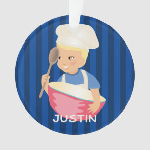 Chef de garçon blond casquette mélangeant bol pe