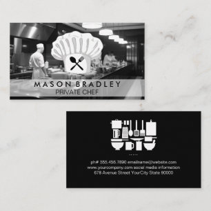 Chef-koks in de keuken kookgerei visitekaartje