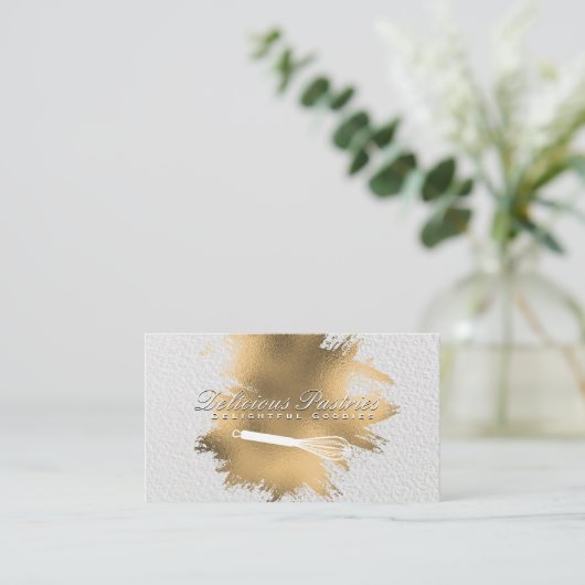 Chef Whisk | Goud Folie Spatten | Witte Textuur Visitekaartje (Staand voorkant)