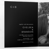 Chelsea Black Moderne bruiloft Drieluik Uitnodiging (Binnenzijde eerst)
