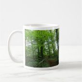 Chemin à travers la Mug de la forêt verte (Gauche)