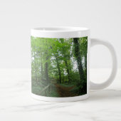 Chemin à travers la Mug de la forêt verte (Droite)
