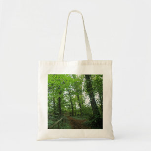 Chemin à travers le sac de la forêt verte