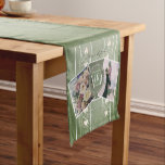 Chemin De Table Court Anniversaire personnalisé 2 Photos Modèles<br><div class="desc">N'est-ce pas gentil ? Surprenez et ravissez-les avec vos photos magnifiques,  un joyeux anniversaire et leurs noms sur ce coureur de table à la texture unique! (Le 3ème anniversaire du mariage serait parfait avec ce faux arrière - plan en daim !)</div>