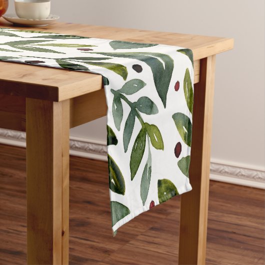 Chemin De Table Court Aquarelle verte branches saisonnières et baies (In Situ)