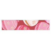 Chemin De Table Court Baubles De Noël Rose Et Rouge (Horizontal)