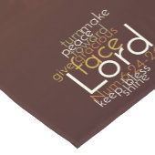 Chemin De Table Court Bénédiction sacerdotale sur le cuivre Brown Damask (Coin)