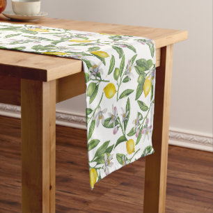 Chemin De Table Court Branches de citron avec fleurs et fruits sur blanc