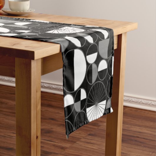 Chemin De Table Court Circles Halves Black Gray (In Situ)