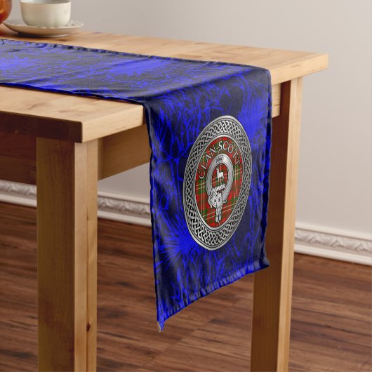 Chemin De Table Court Clan Scott Crest & Tartan Knot sur le chardon (In Situ)