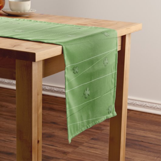 Chemin De Table Court Conception de Clover Irlandais (In Situ)