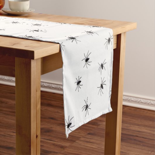 Chemin De Table Court coureur de table des araignées (In Situ)