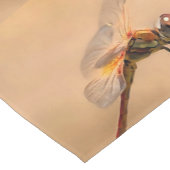 Chemin De Table Court Dragonfly peinte isolée contre Ecru (Coin)