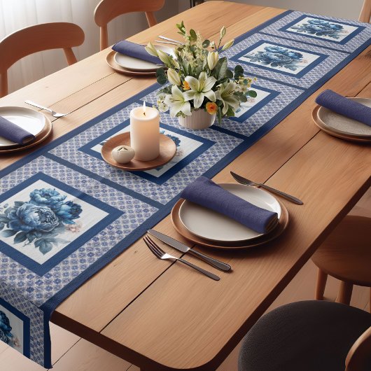 Chemin De Table Court Élégant fleurs bleues chinoiserie toile monogramme