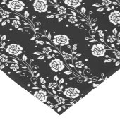 Chemin De Table Court Élégant modèle floral noir (Coin)