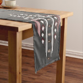 Chemin De Table Court Élégant Motif gris et rose aztèque (In Situ)