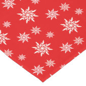 Chemin De Table Court Élégants flocons de neige sur rouge (Coin)