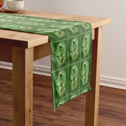 Chemin De Table Court Fiddlehead Ferns Motif naturel (In Situ)